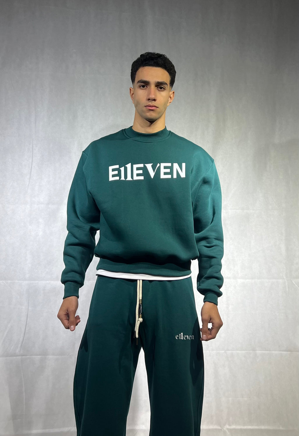 Crew neck “elleven” olive green