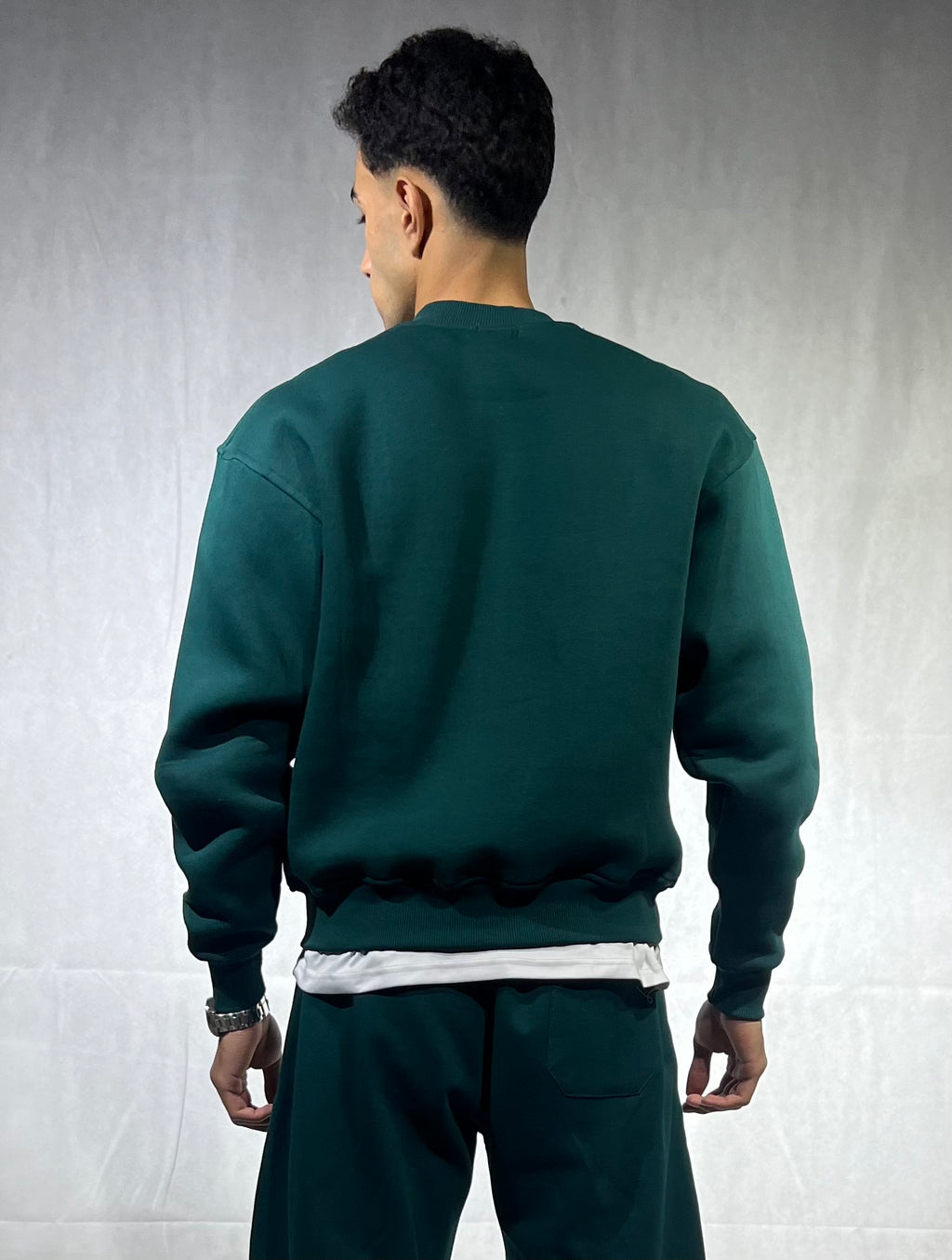 Crew neck “11” olive green