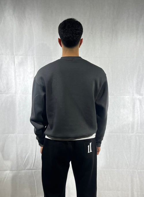 Crew neck “11” gray